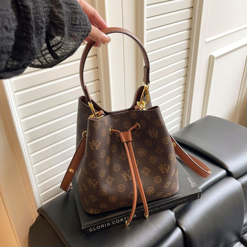 European and American Fashion Bucket Bag Women's New Autumn and Winter High-Quality Printed Women's Bag Super Popular Shoulder Crossbody Bag