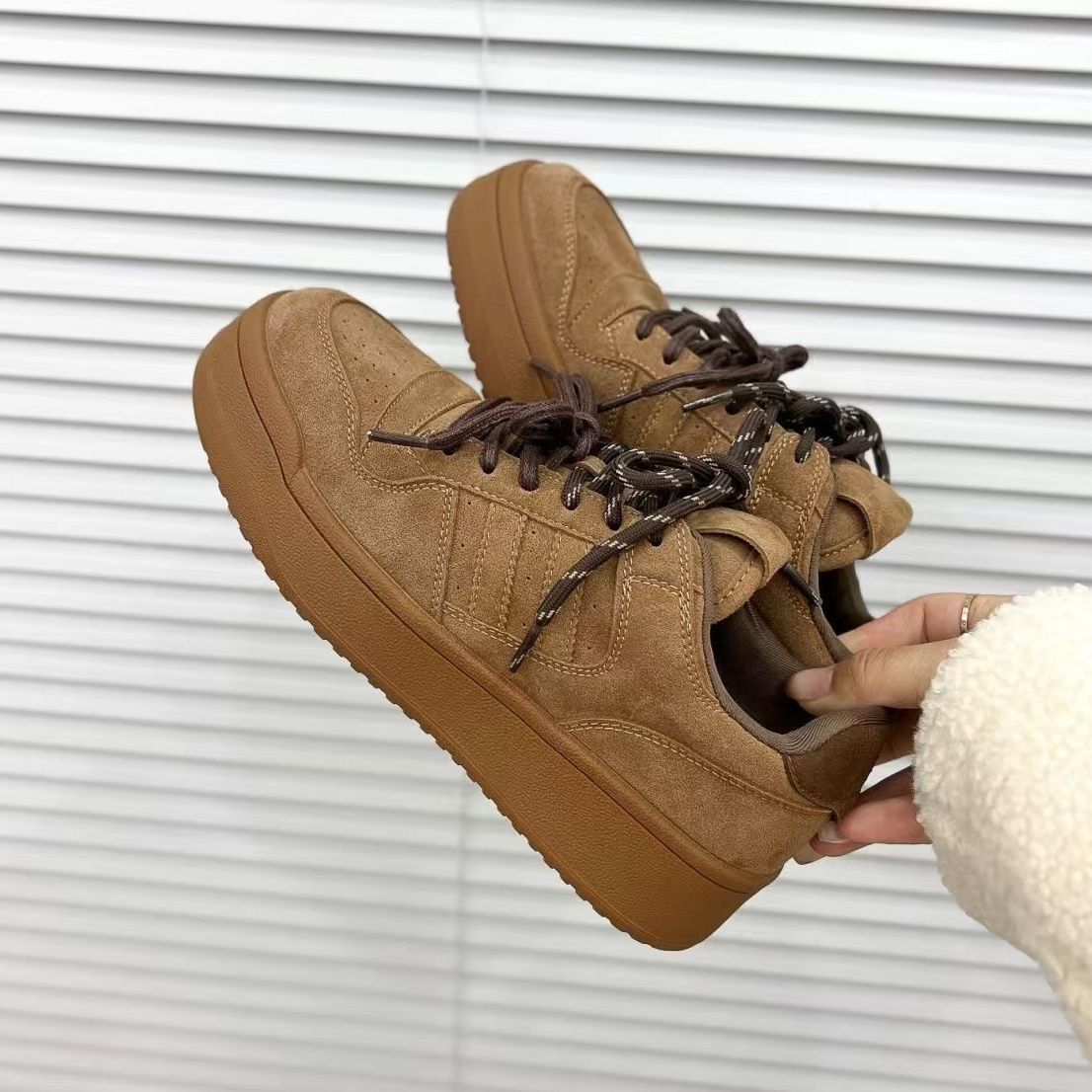 Zapatos de entrenamiento alemán retro de suela gruesa para mujer 2025 verano nuevos zapatos zapatos deportivos casuales transpirables de todo fósforo para mujer