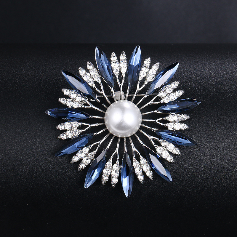 BR1177-2 화이트 K 블루 유리 브로치