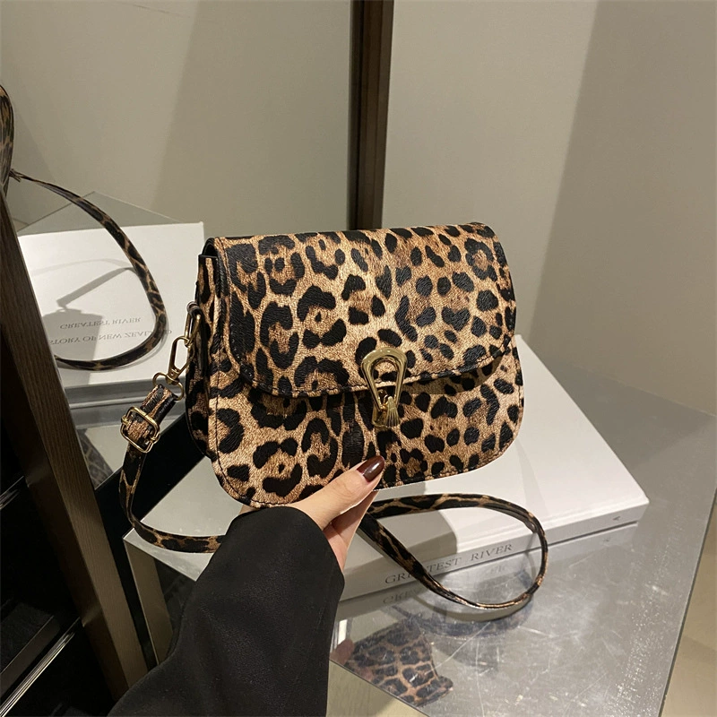 Демисезонная сумка через плечо, сумка на одно плечо, в стиле вестерн