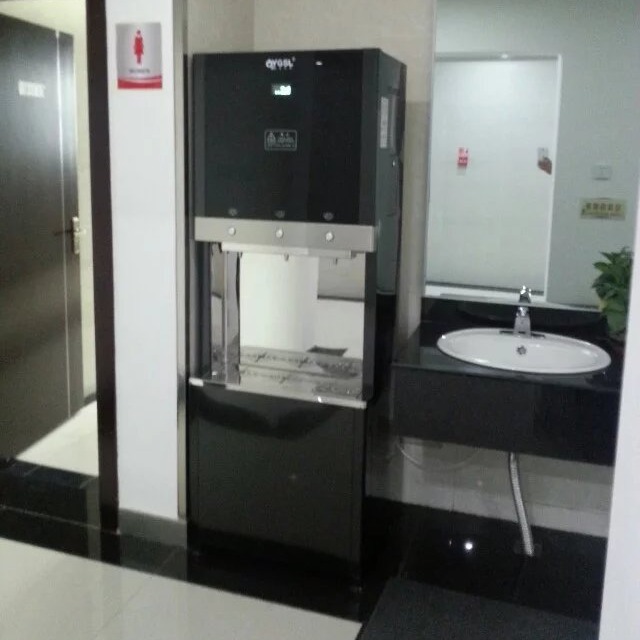 黑钛精选不锈钢直饮机 必威尔EF-B880R 出水三龙头和四龙头，