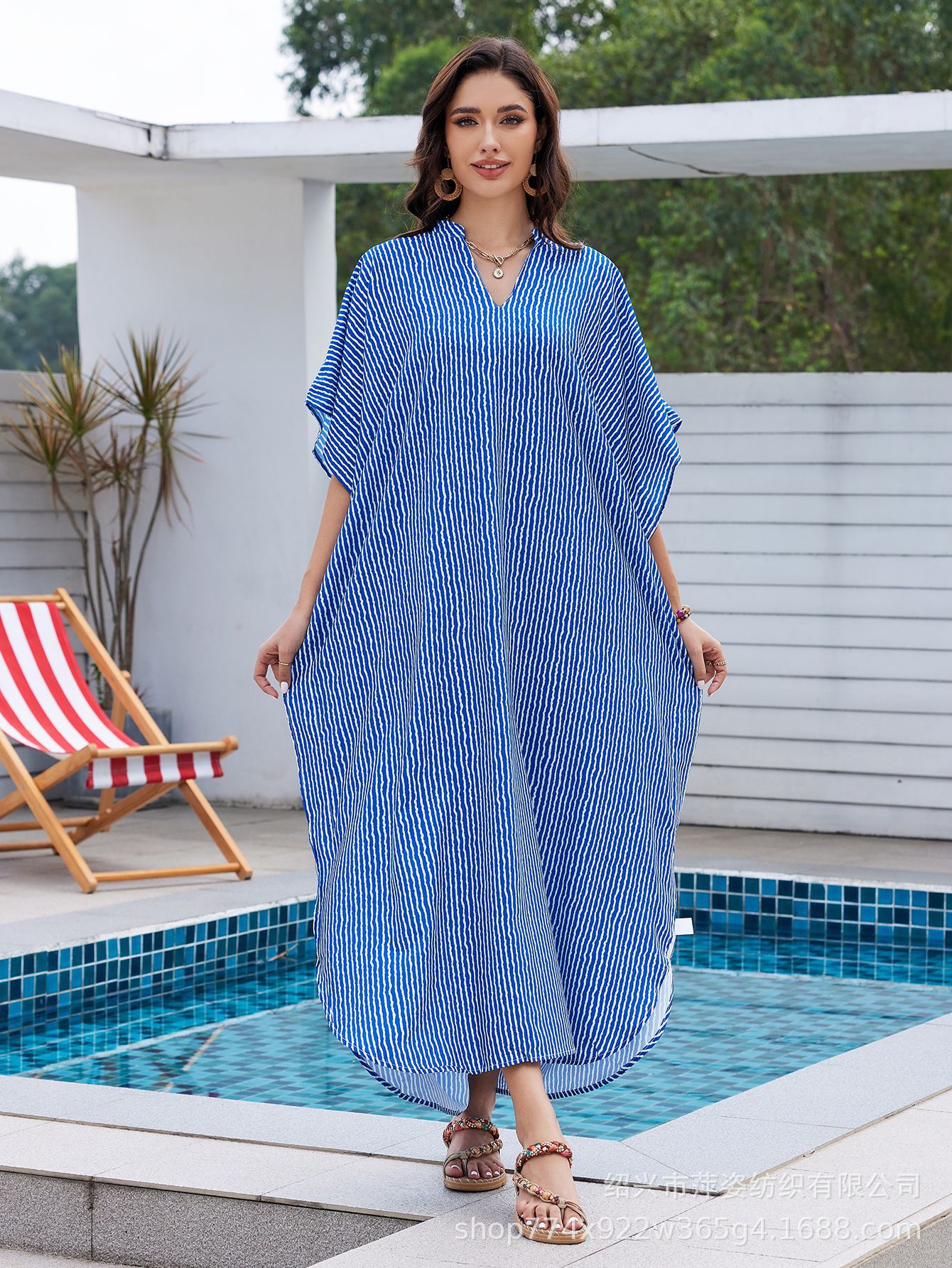 2025 nueva camiseta de playa estriada impresa gran túnica de vacaciones camiseta protector solar bikini trajes de baño 1001