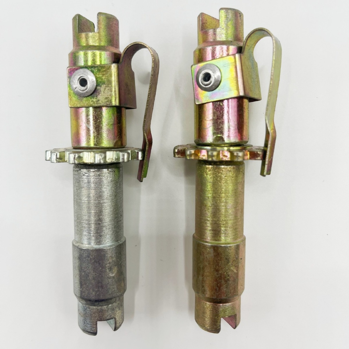 Adecuado para Toyota serie freno trasero palanca de ajuste del freno 47405-30011 47406-30011
