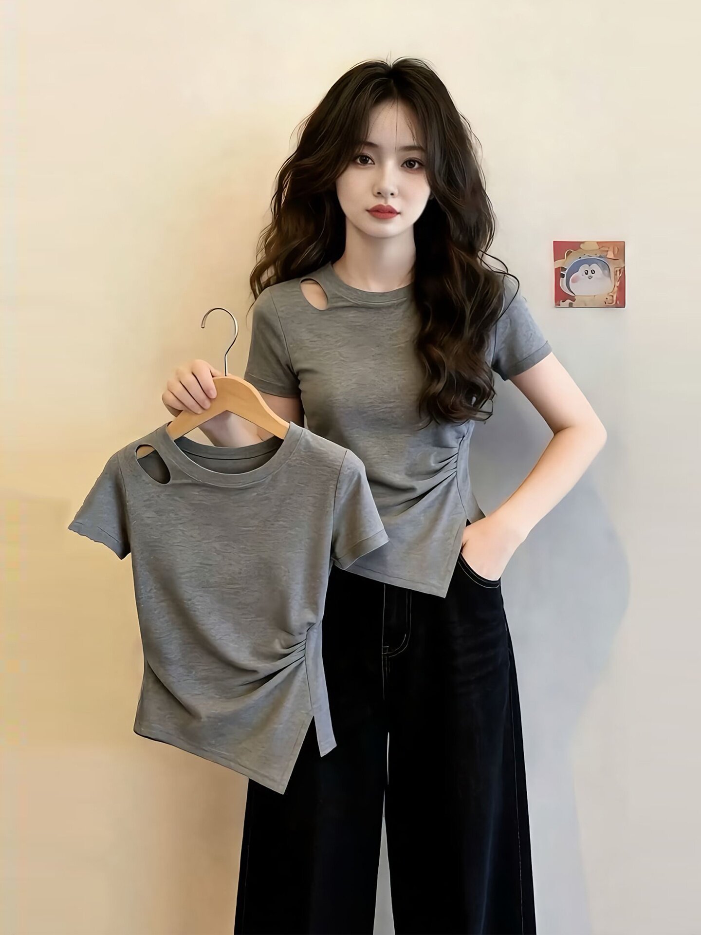 Áo thun nữ cotton ngắn tay vai suông thiết kế xếp ly eo tạo dáng thon gọn — màu đen chi tiết 1