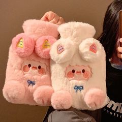 新しい冬のぬいぐるみの湯たんぽかわいい羊の注水湯たんぽの女の子がお腹を張って手を温める赤ちゃんに手を出すことができる