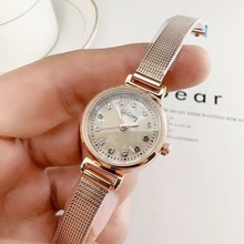 �羳�����ֱ�õ������̶�С��Ů���������շ��Լ����һ������