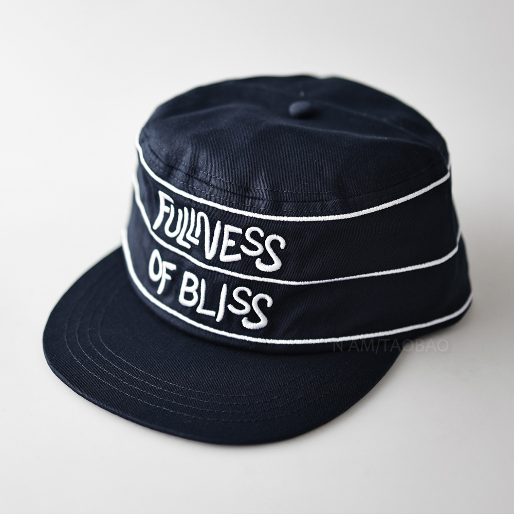 Diseño coreano de nicho con letras rayadas bordadas sombrero de bisel plano, moda para hombres y mujeres, sombrero de lengua de pato.