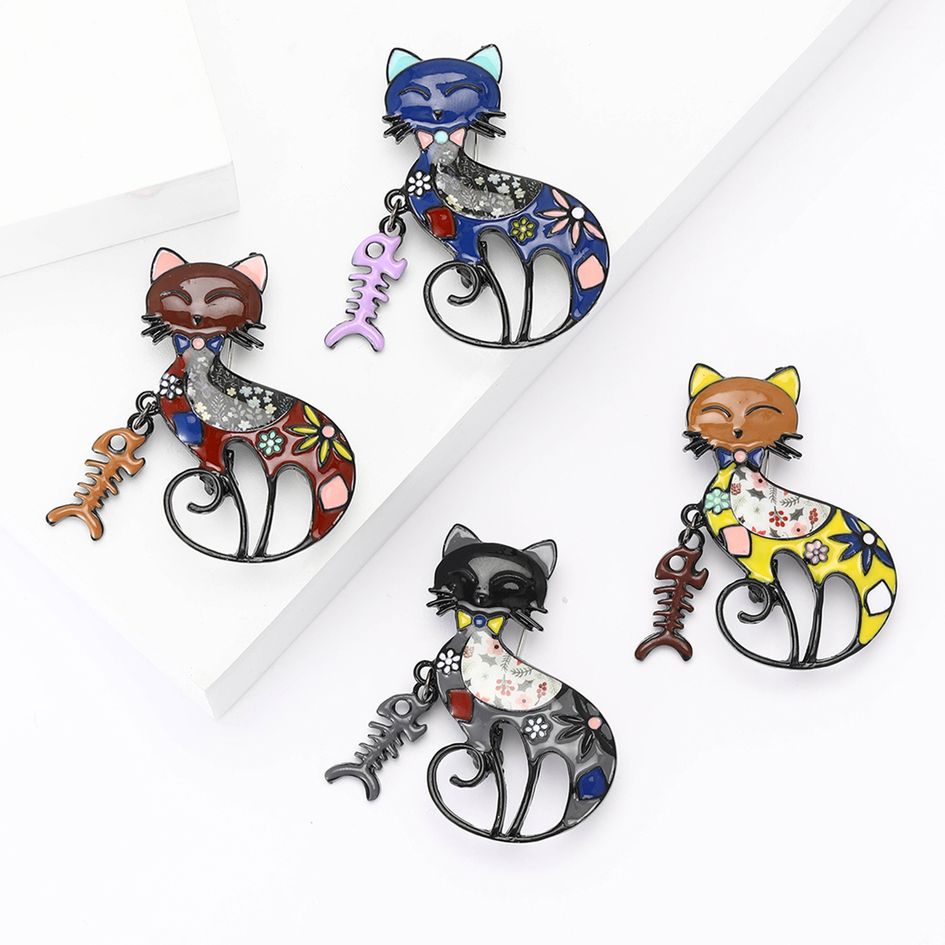 New Cartoon Alloy Enamel Fishbone Cat Brooch Creative All-match Men's and Women's Suit Sweater Corsage Jewelry Pin