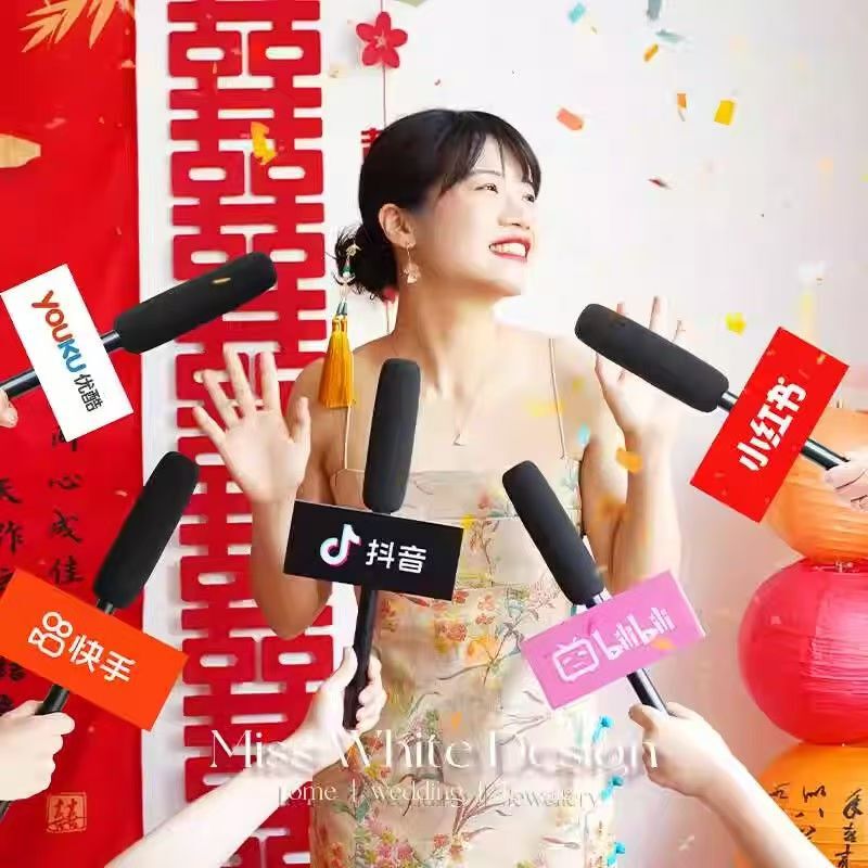 Photo props microphone simulation microphone interview game creative atmosphere wedding door blocking fun shooting