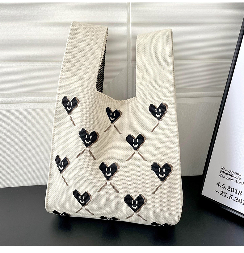 Women's Medium Polyester Letter Heart Shape Beach Open Handbag display picture 2