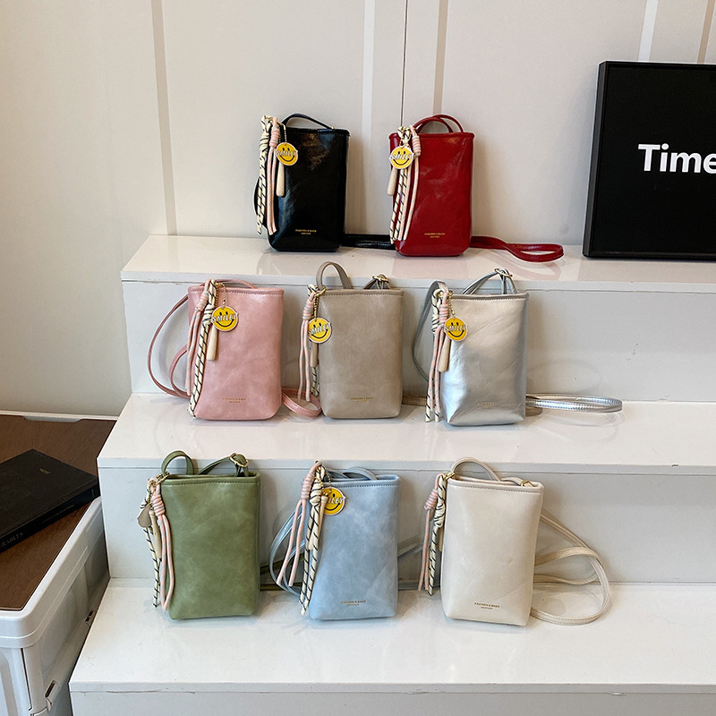 Niche Texture Mini Small Bag for Women 2025 New Simple Casual Mobile Phone Bag Korean Fashion Versatile Crossbody Bag Niche Texture Mini Small Bag for Women 2025 New Simple Casual Mobile Phone Bag Korean Fashion Versatile Crossbody Bag