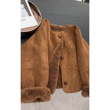 卡其色羊羔毛外套女2025年新款秋冬独特羊羔绒皮毛一体韩系短款
