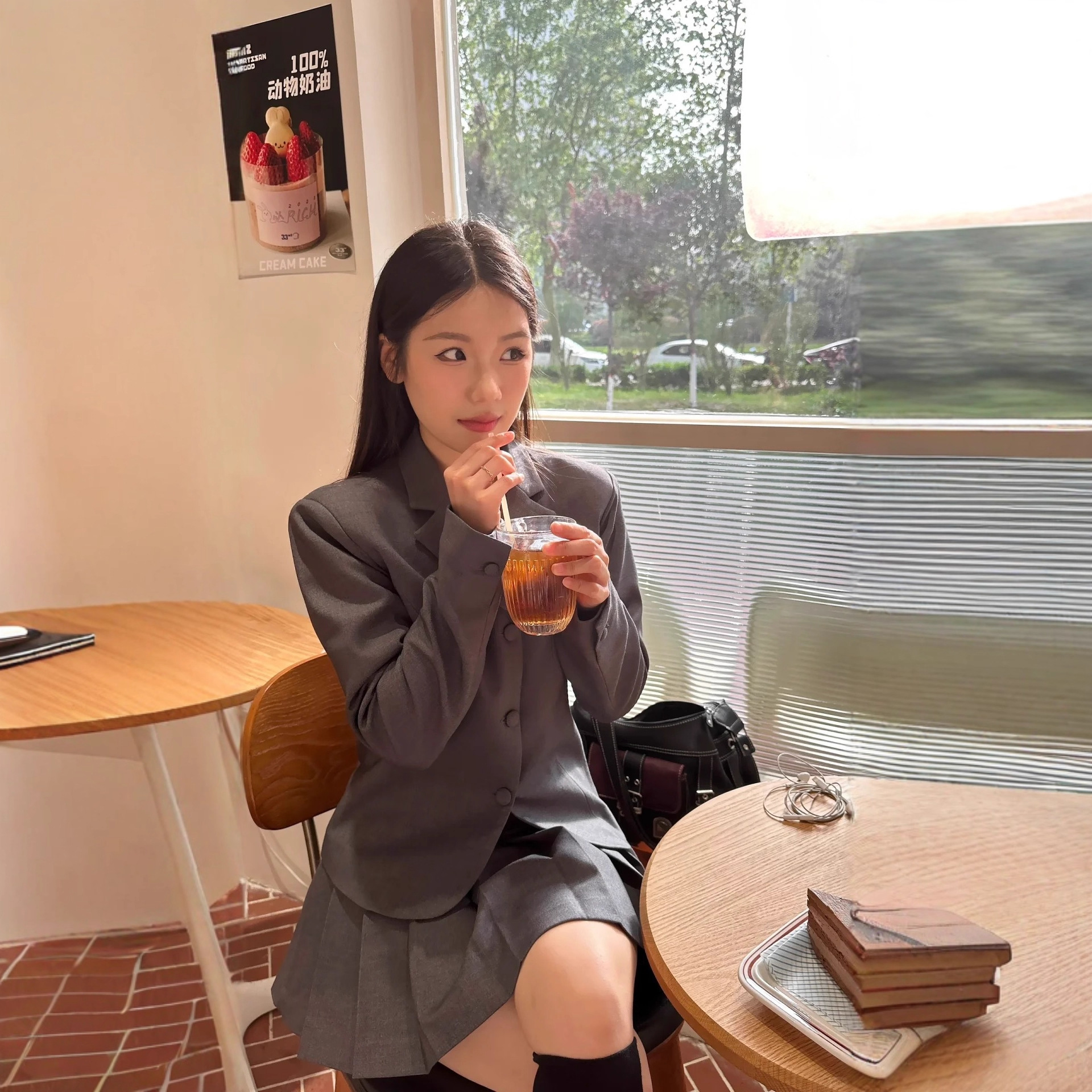Korean Suit Suit for Women Early Autumn College Style Commuter Silhouette Lapel Suit Jacket Pleated Skirt Two-Piece Set