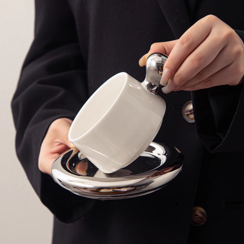 Color contrastante encantador taza de café de cerámica redonda de alto valor para el hogar de restaurantes, taza de menú de la tarde, plato de desayuno, taza de menú