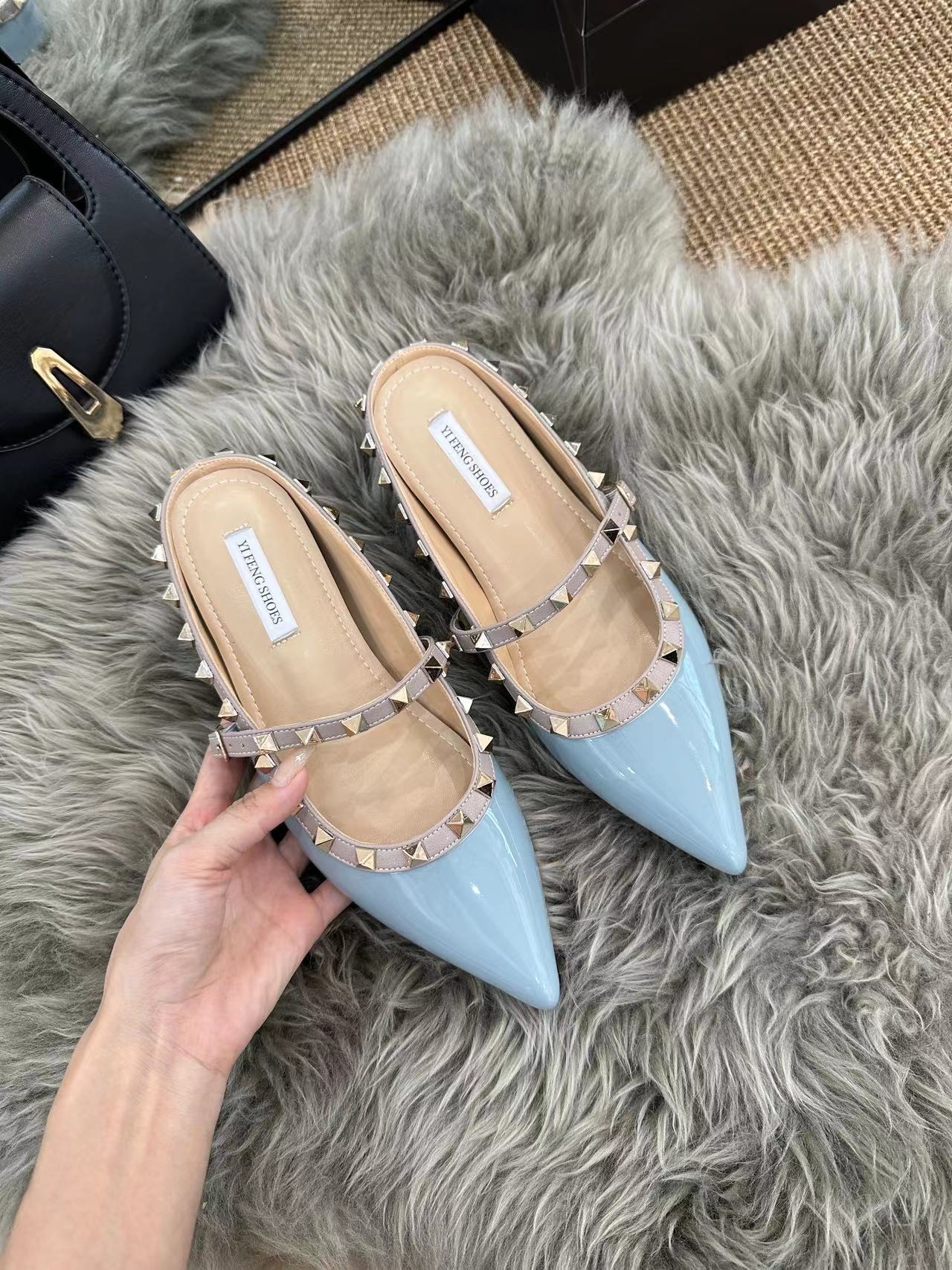 Mules Planas Mary Jane con Remaches, Tira con Hebilla y Suela de Caucho para Verano