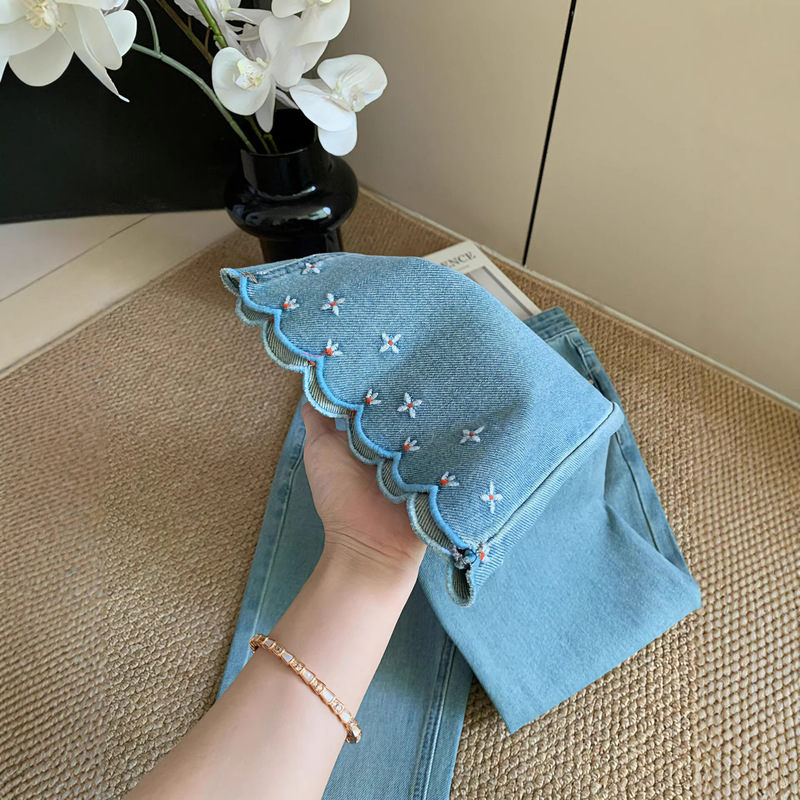 Blue Embroidered Floral Straight-Leg Jeans for Women, 2026 Spring New Style, Flattering for Pear-Shaped Body, Stretchy Cropped Flared Pants Blue Embroidered Floral Straight-Leg Jeans for Women, 2026 Spring New Style, Flattering for Pear-Shaped Body, Stretchy Cropped Flared Pants