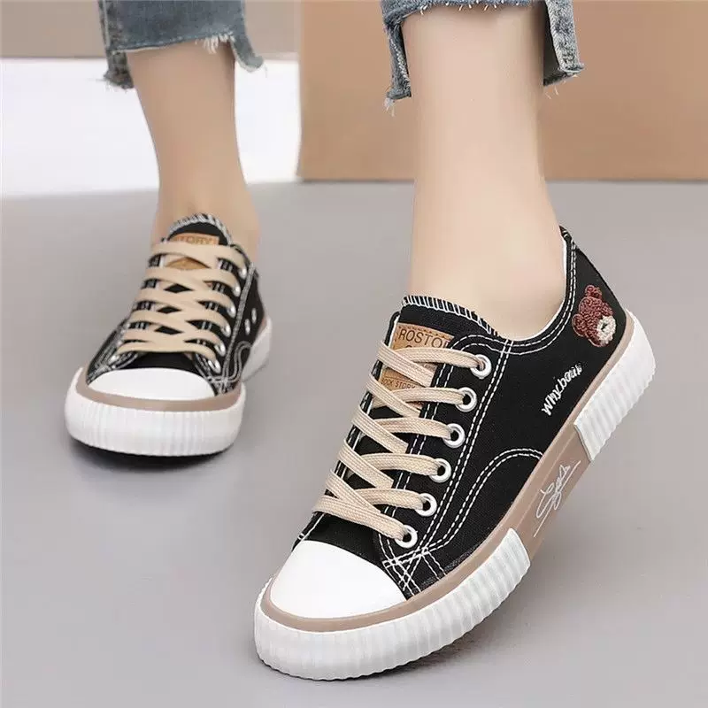 Low cloth footwear, sports sneakers, 2023, with little bears, Korean style, plus size