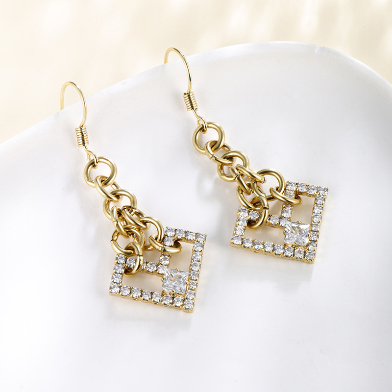 Joyería Xuping ligera incrustada con aretes de oro de zirconio de amor de alta calidad de moda ligera y lujosa orejas de verano para mujeres