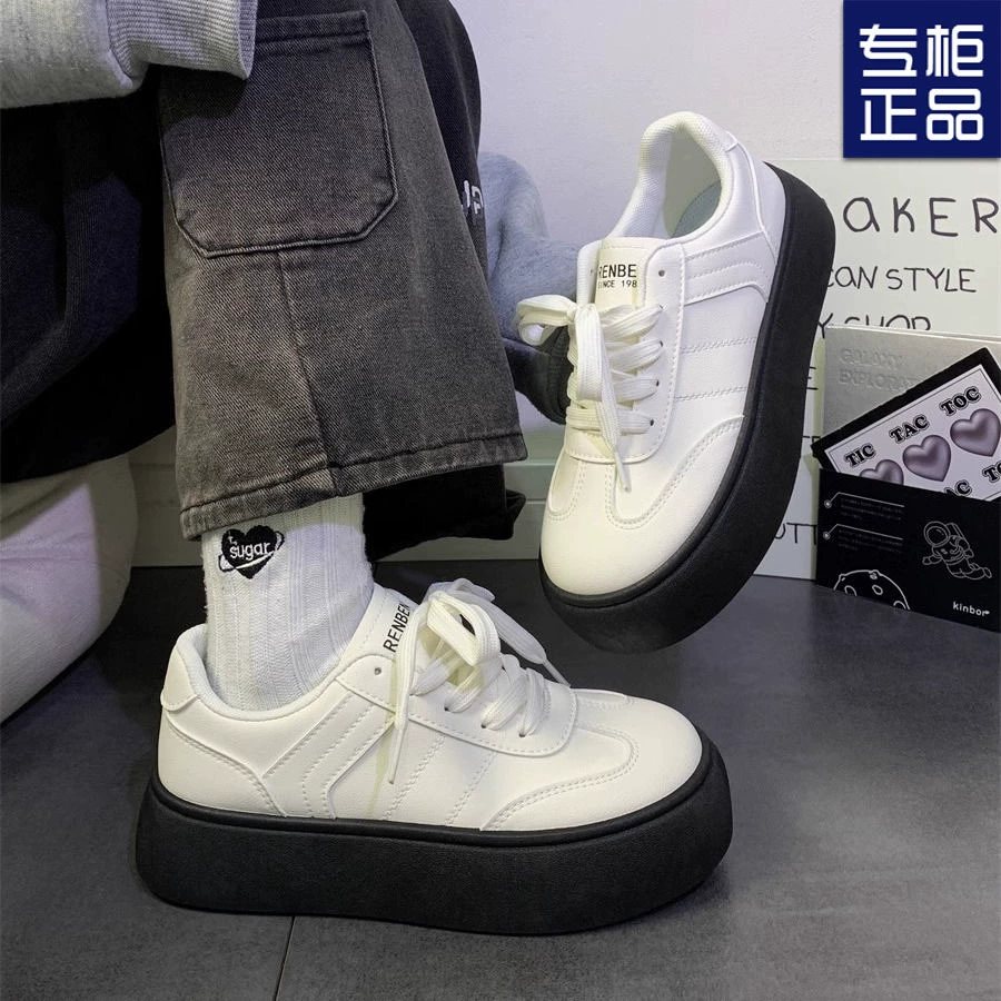 Весенние белые туфли контрастного цвета на толстой подошве для женщин, новинка весны 2024 года, Популярные универсальные кроссовки в гонконгском стиле, увеличивающие рост