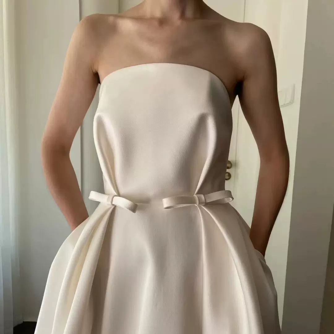缎面婚纱2025新款新娘修身简约显瘦轻奢小众拖尾订婚礼服裙夏