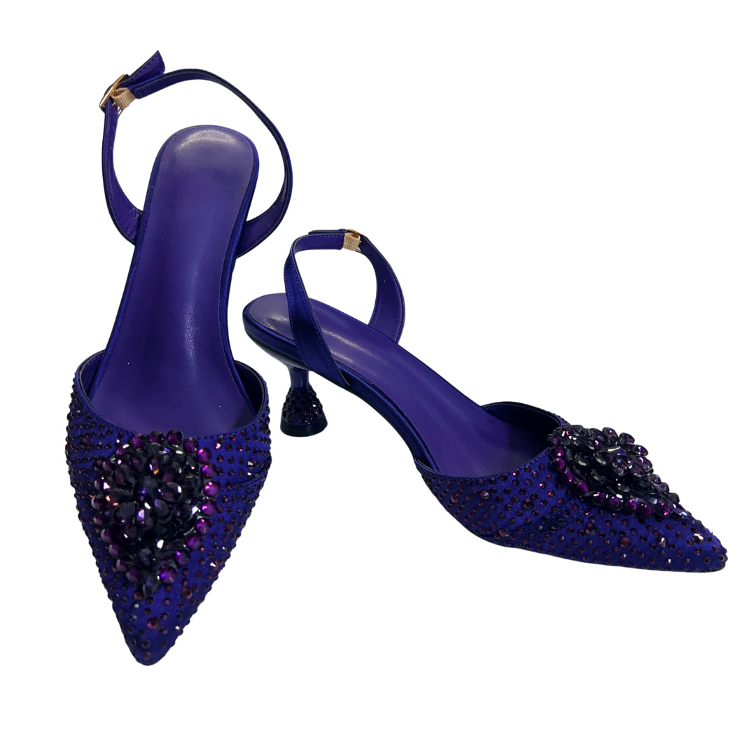 Selección estricta de zapatos de estilo italiano nuevos tacones delgados sandalias de bodas banquete de diamante puntuales zapatos de mujer