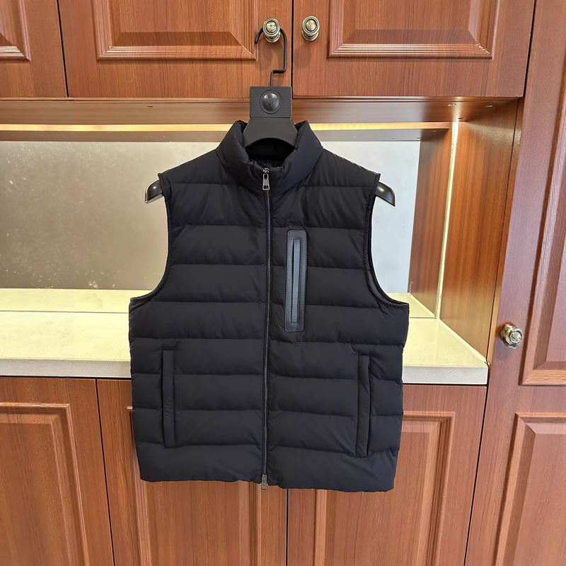 European and American Style Affordable Alternative to Big-Name Brands, New Mc Moncler-Style Stand-Collar Men's down Vest for Autumn and Winter, One-Piece Vest