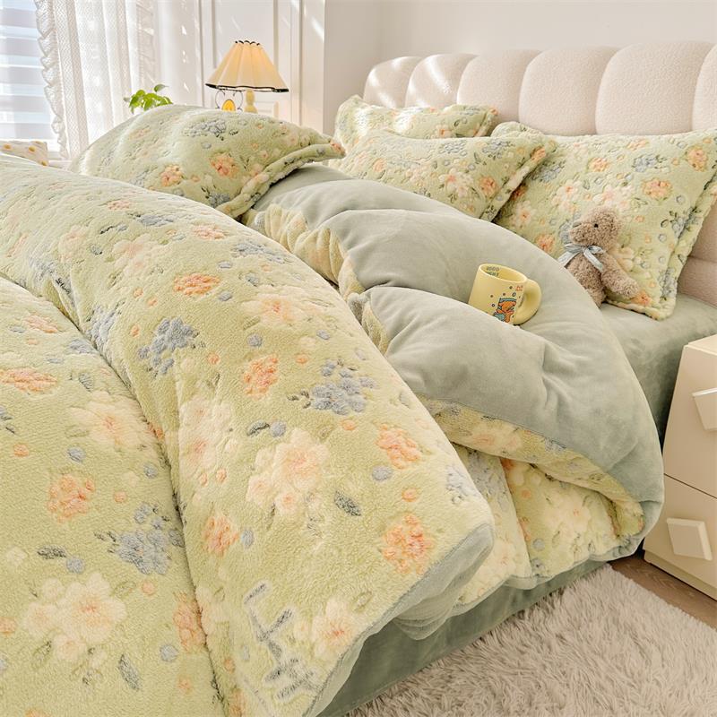 Milk Velvet Four-Piece Set, New Autumn and Winter Fleece-Lined Thickened Bed Sheet Three-Piece Bedding Set for Students' Single Dormitory, Single Duvet Cover