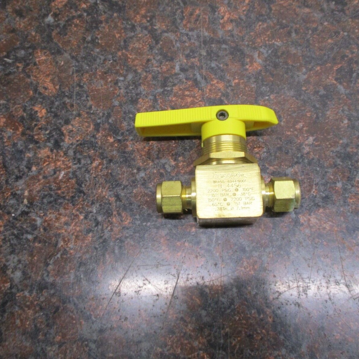 世伟洛克黄铜 40 系列球阀,6.0 Cv,3/8 英寸 OD 管,B-44S6