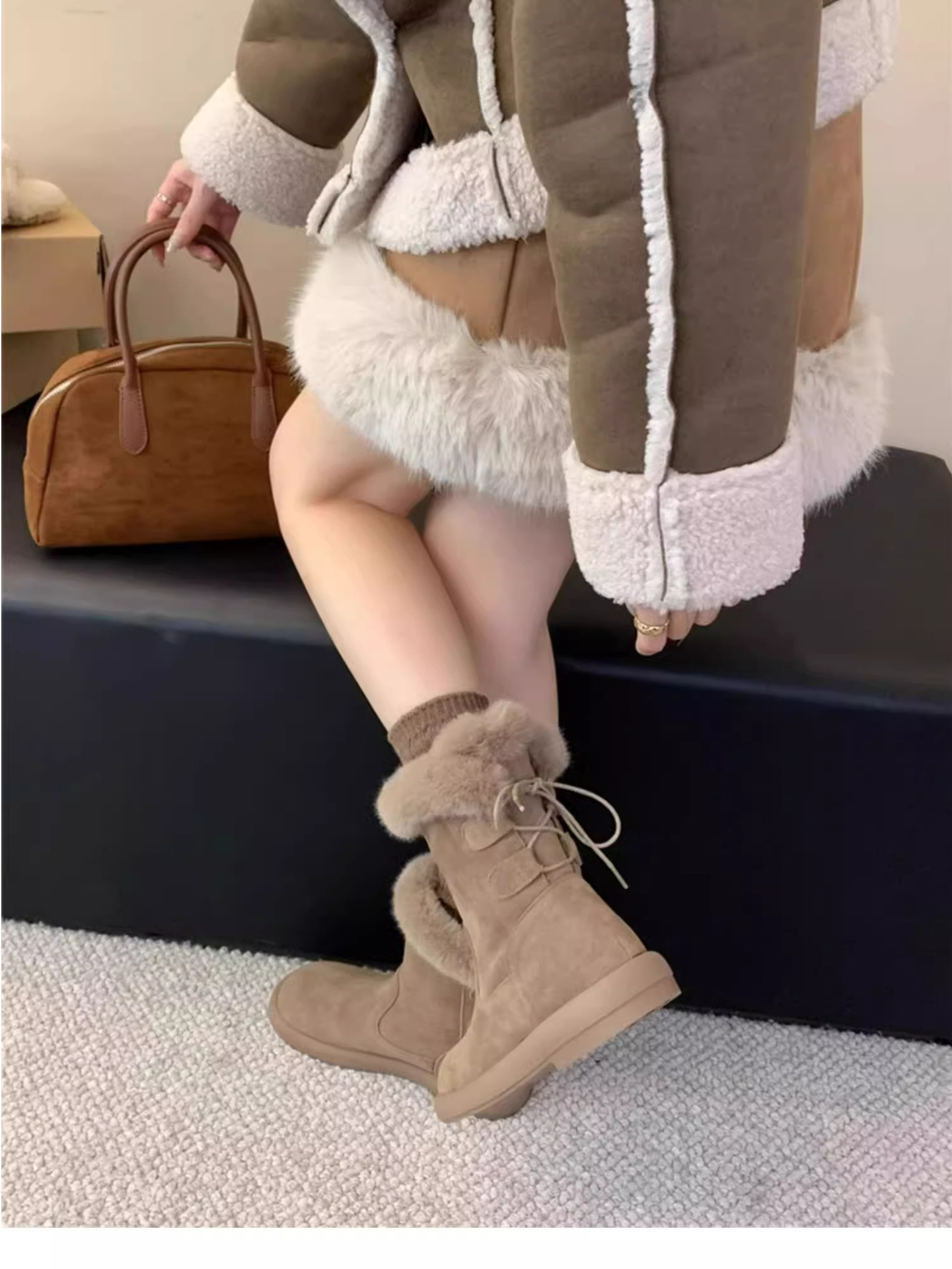 Winter Baumwolle dicken Sohlen Schnee für Frauen 2024 Winter neuen Stil mit Plüsch Isolierung, modische und vielseitige flache_voghion.com