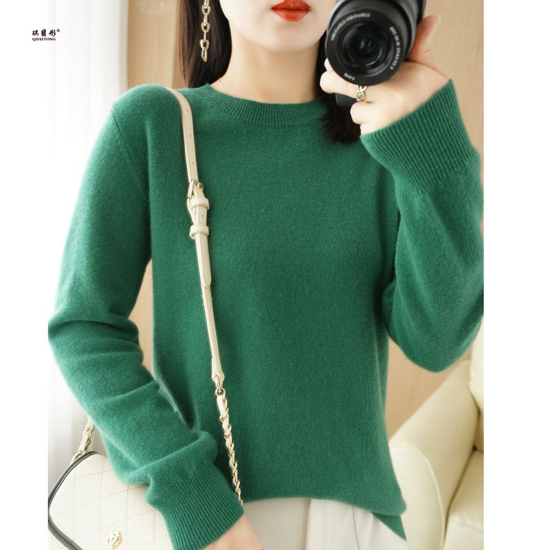 Woolen demi-season solid color set with a round collar
