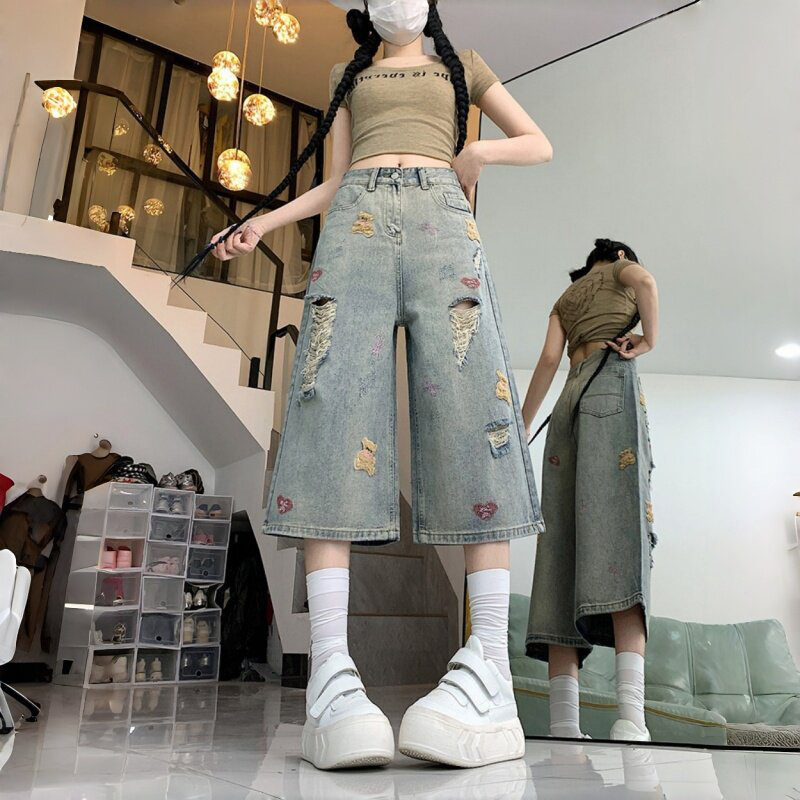2026 Summer New Style Plus-Size Ripped Embroidered Jeans for Women, Loose Fit, Flattering for Pear-Shaped Body, Wide-Leg Cropped Pants