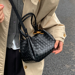 高级感小众编织纹包包女2025秋冬季新款复古百搭斜挎包手提小拎包
