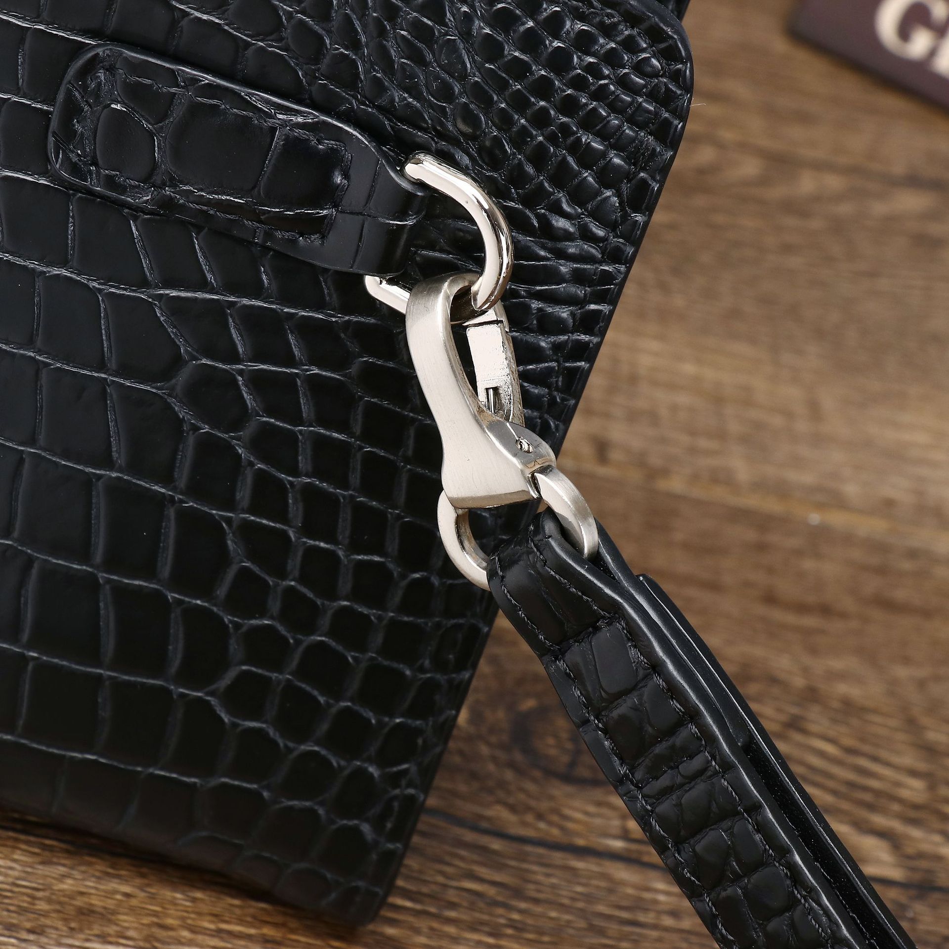 Ví da nam cao cấp họa tiết vảy cá sấu, kiểu clutch cầm tay đa năng, dung tích lớn chi tiết 6