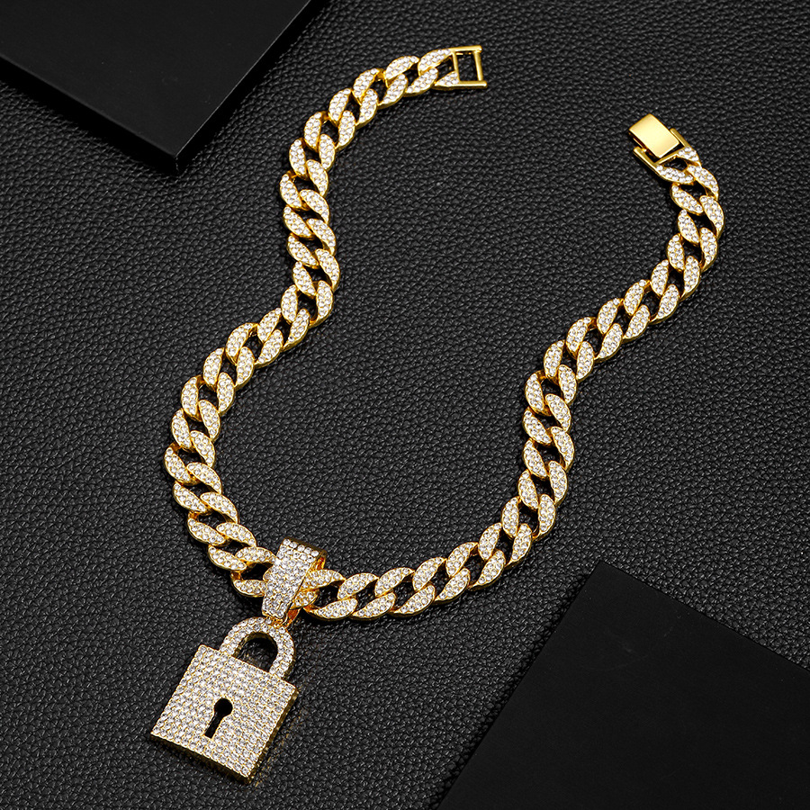 Asmeninis pilnas deimantinis rakto užrakto kūrybinių papuošalų vyriškas pankroko kubietiškas pakabukas-vėrinys_voghion.com