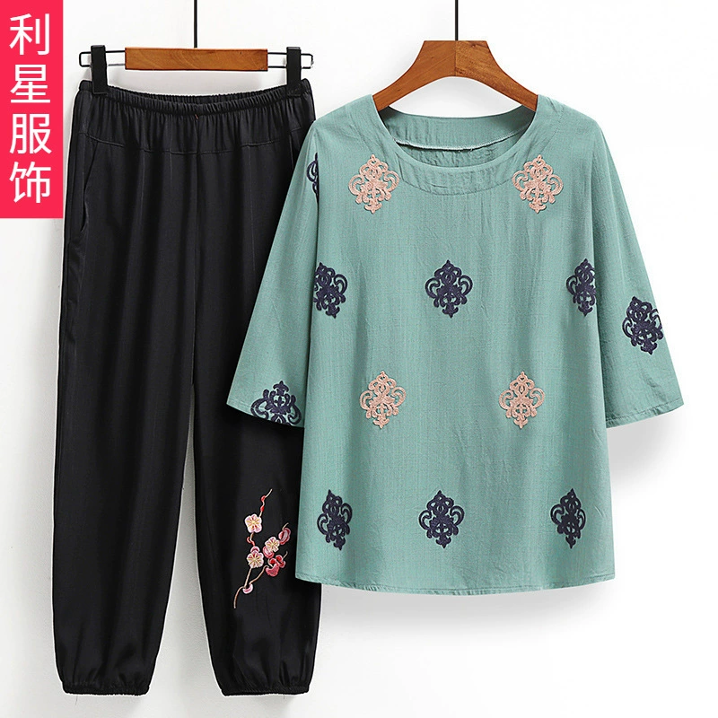 Женская футболка больших размеров для пожилых людей с вышивкой и семью рукавами, костюм из хлопка и льна, летняя маленькая рубашка для мамы, топ для бабушки в западном стиле