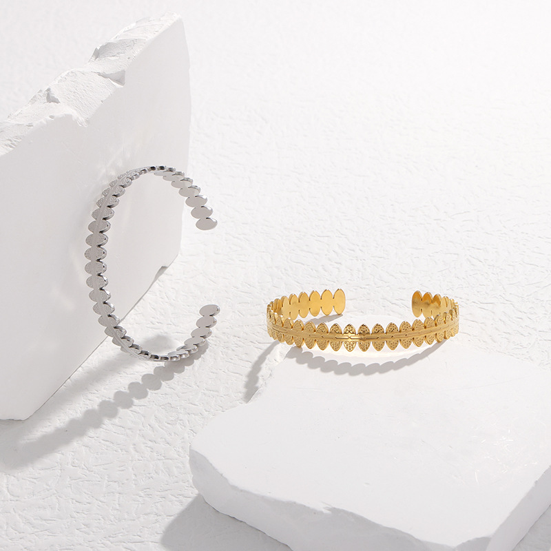 17g Weight Vacuum Plating Gold Plating Process Fashion Oval 304 Stainless Steel 18K Gold Plated Stainless Steel Bracelets In Bulk