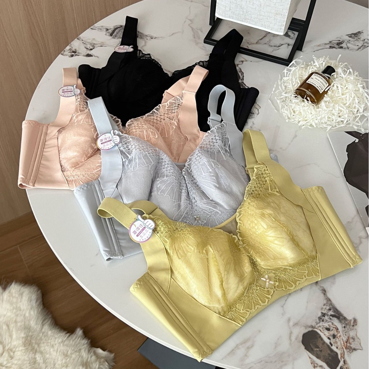 无磁无钢圈乳胶薄款大码内衣女大胸显小聚拢防下垂收副乳文胸舒适