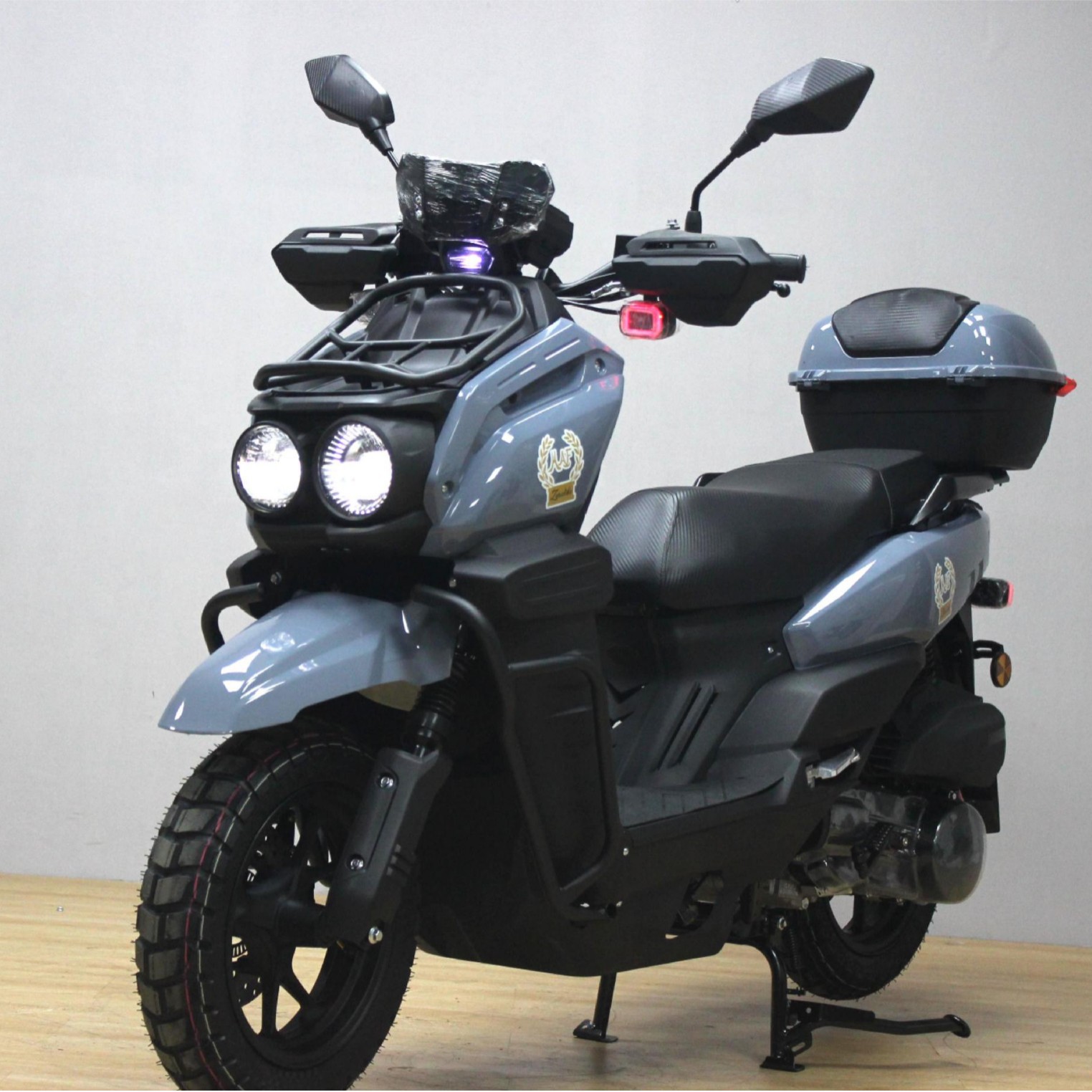 Modelo de comercio exterior 150 pedal tanque de motocicleta 2024 combustible adulto de dos ruedas locomotora todoterreno