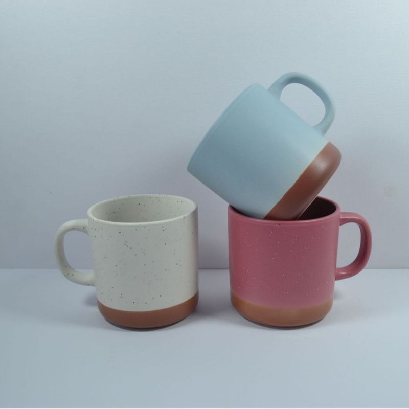 つや消しの2色は陶磁器の杯をつづり合わせてマグカップを噴き出します。|undefined