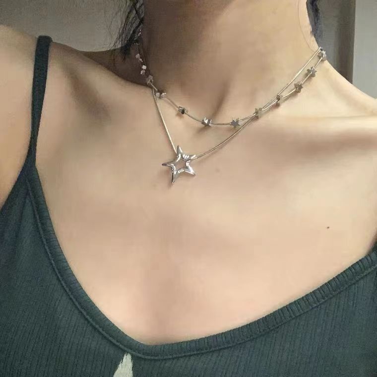 간단한 창조적 인 별 목걸이 여성 틈새 디자인 쇄골 체인 패션 모든 일치 달콤한 멋진 향신료 소녀 목걸이 새로운 액세서리