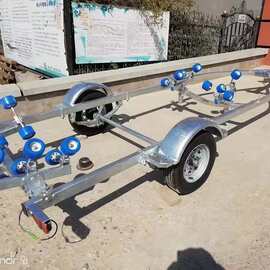 冲锋舟拖车 橡皮艇皮划艇专用拖车，游艇巡逻艇拖车