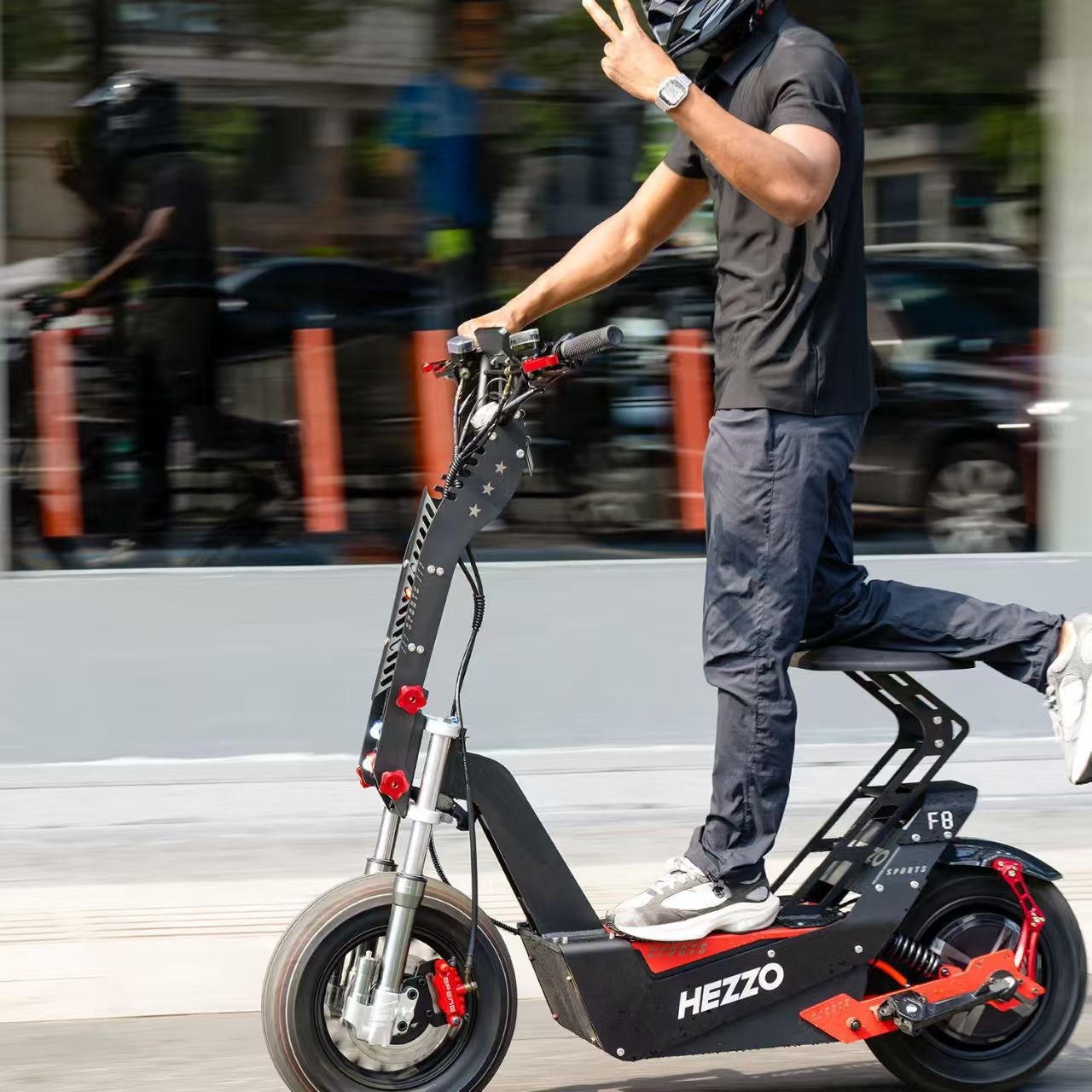 F8 Off-Road Electric Scooter 15000W74V50Ah 16inch Speeds 120Km Endurance 150Km Load 200kg