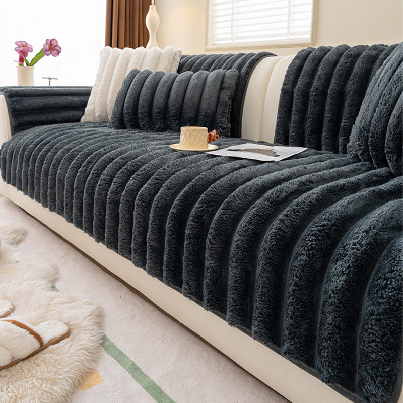 Otoño e invierno peluche cojín de sofá toalla 2025 nuevo estilo rojo ligero de lujo de alto nivel sensación de aire crema fija cojín antideslizante