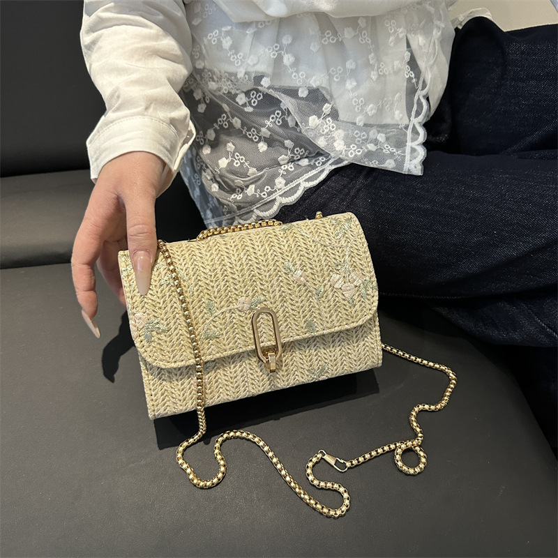 Este año, bolsos populares para mujeres 2025, bolsos de hombro de moda de verano, bolsos de tela de paja de encaje rojo