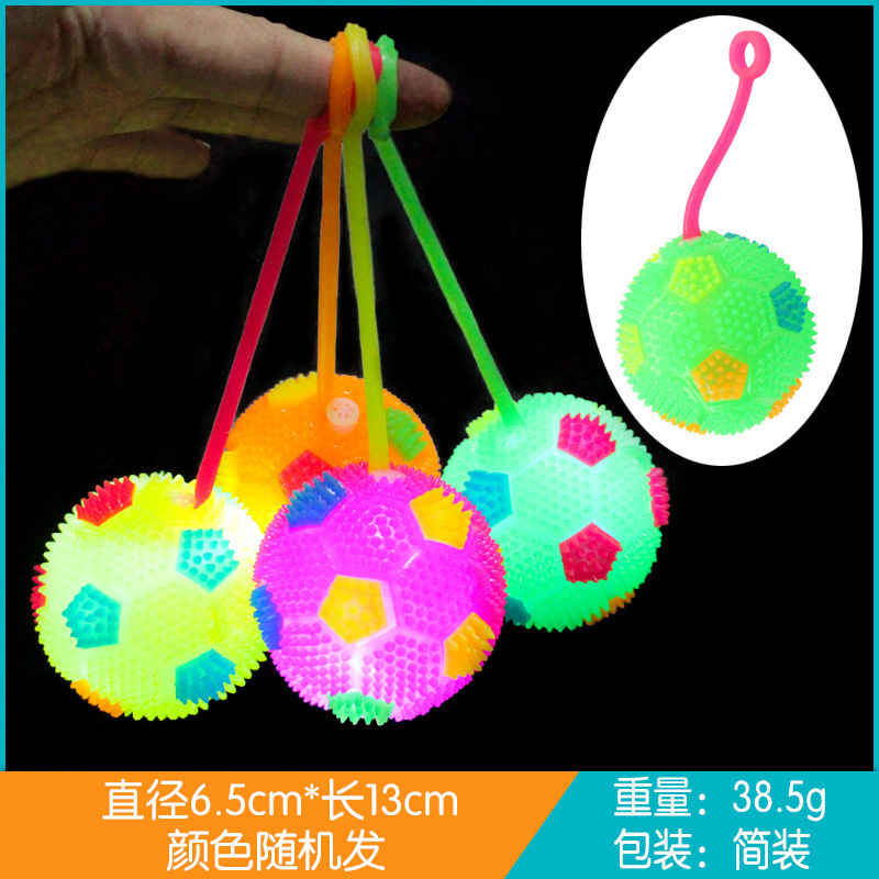 La trompeta de color chocolate se llama fútbol luminoso