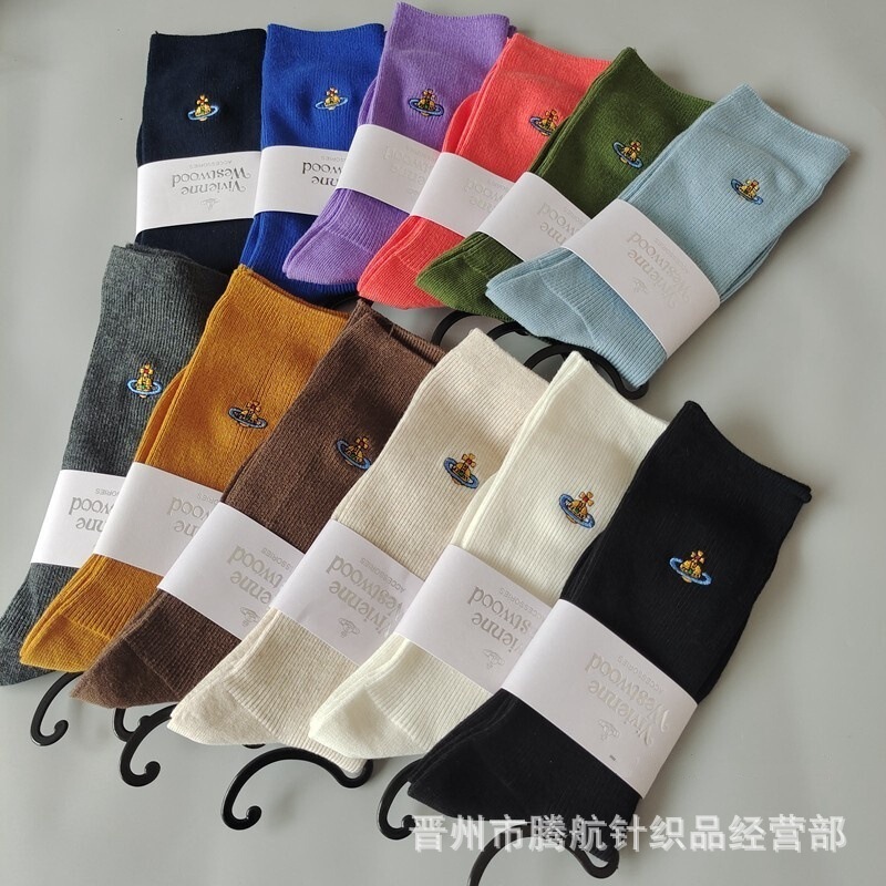 New Japanese queen mother embroidery solid color Saturn embroidery thin double needle cotton mixed mid-calf women's simple pile fashion socks