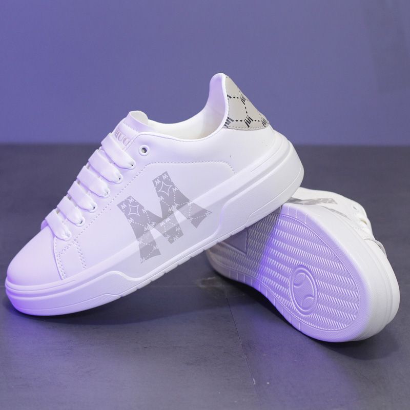 Modieuze kleine witte schoenen voor mannen en vrouwen, Koreaanse versie, trendy dikke zolen studentenschoenen, lichtgewicht en_voghion.com