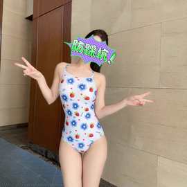 夏日草莓微胖大码泳衣2025新款专业连体低叉三角竞速训练游泳馆