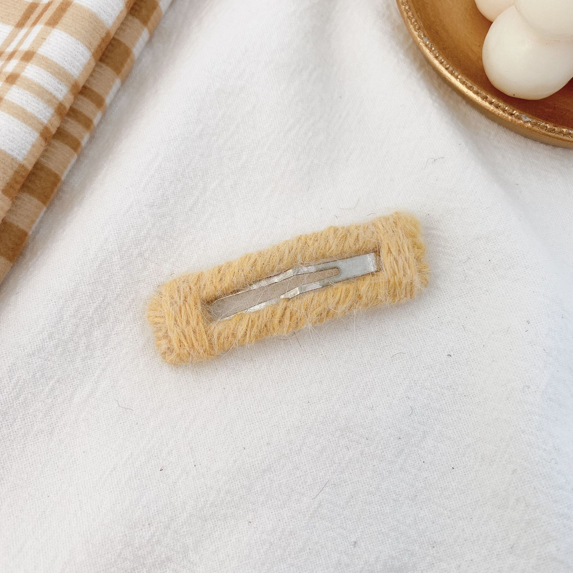 Horquilla peluda de las mujeres sombreros de estilo coreano lindo tejido de horquilla de pato amarillo flequillos clip pequeño lado otoño e invierno accesorios para el cabello mujeres