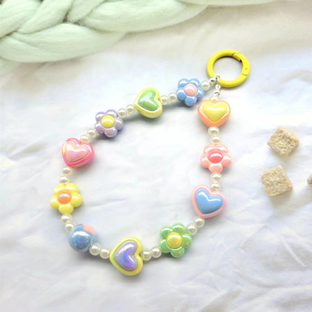 Pequeño Libro Rojo popular Milenio chica caliente ins Flor de mariposa Cadena de teléfono móvil Cámara CCD cordón Cordón de teléfono móvil con cuentas